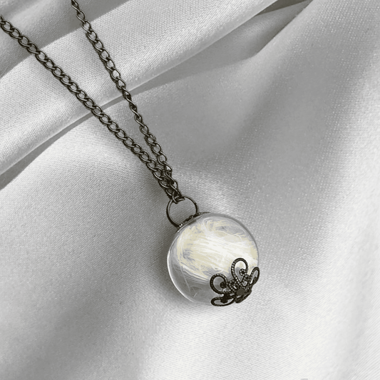 Unieke bronzen halsketting veer met parel, minimalistisch ontwerp, sieraden voor dames
