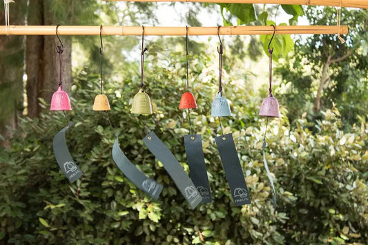 Kleurrijke windgong van gietijzer voor tuin en meditatie