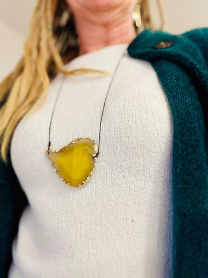 Natuurlijke agaatschijf hanger met verstelbaar waxkoord, boho sieraden voor vrouw