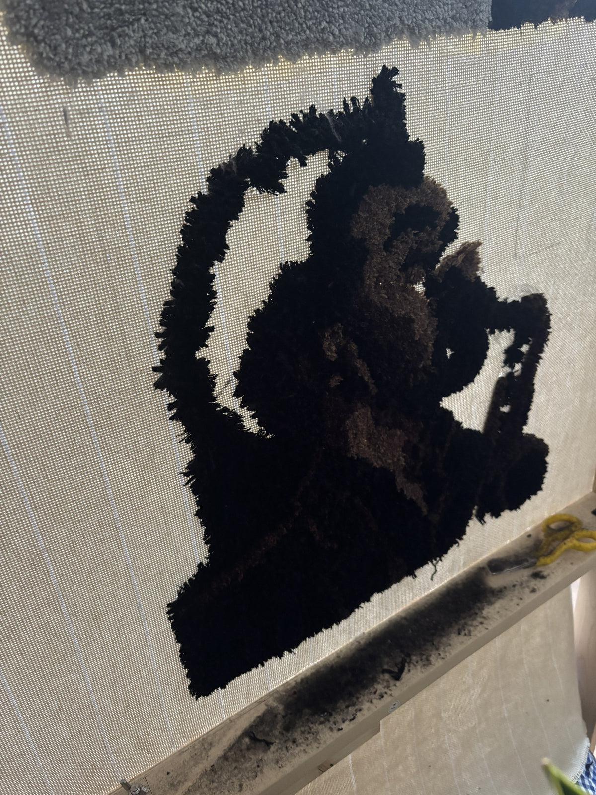 SAX Handgetuft werk in opbouw voorzijde