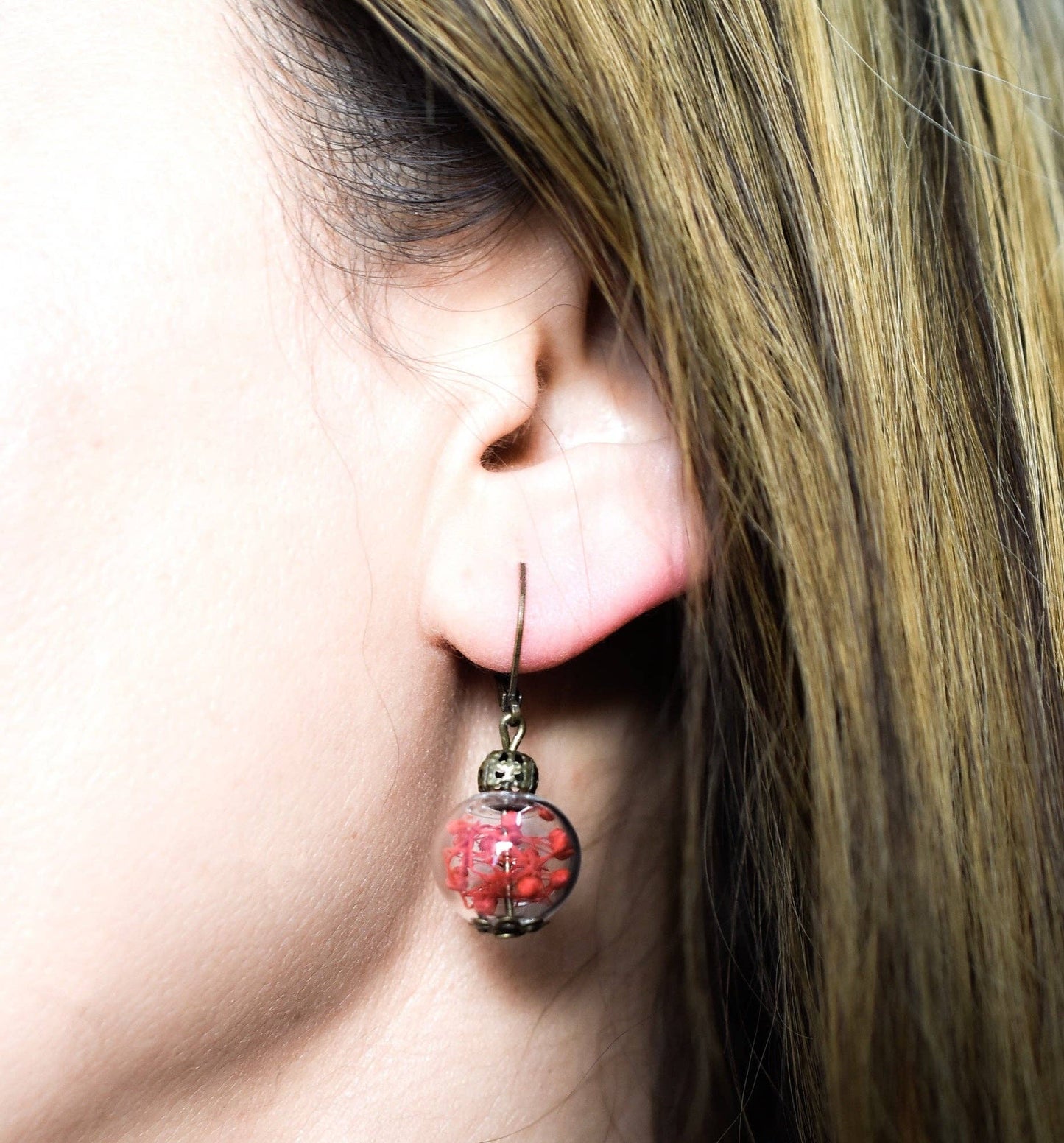 RAAK.Oorringen | BLOESEM ROOD